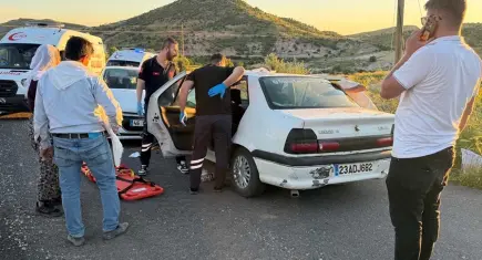 İki otomobilin çarpıştığı kazada 12 kişi yaralandı