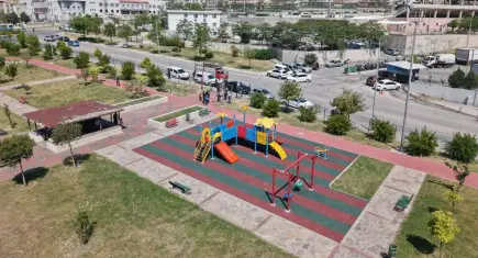 Karşıyaka’da parklar yenileniyor