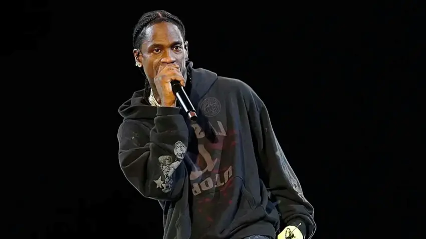 20 dakikalık konser sonrası Travis Scott için suç duyurusu haberinin görseli