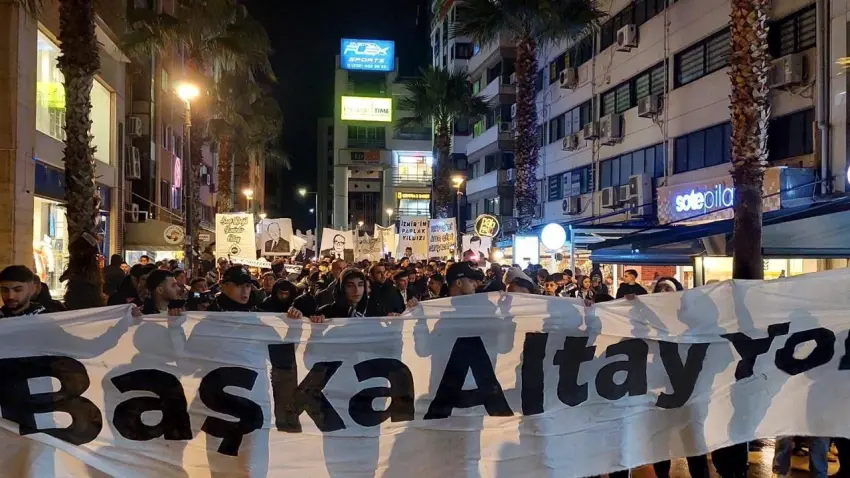 Altay taraftarı Ahmet Nur Çebi'yi bekliyor haberinin görseli