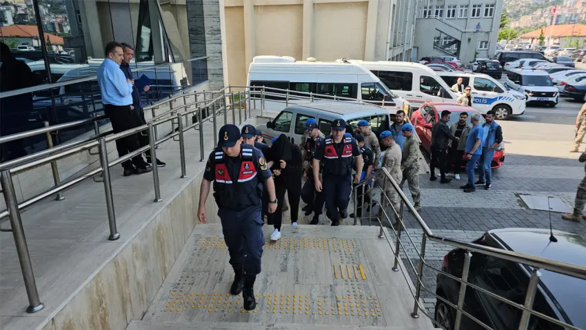 Evinde bıçaklanmış halde ölü bulunmuştu: Kız arkadaşı tutuklandı haberinin görseli