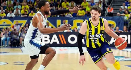 Fenerbahçe Beko’dan müthiş geri dönüş! Anadolu Efes’i son saniyede devirdi, seride 1-0 öne geçti