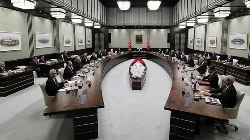 Kabine kritik başlıklarla toplanıyor: Masada 'Terörsüz Türkiye' ve ekonomi programı var! haberinin görseli