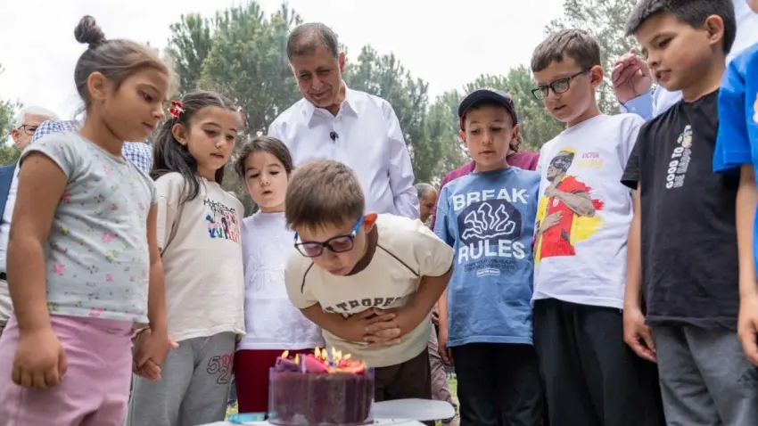 Cemil Tugay ve çocuklar
