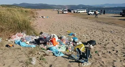EKODOSD'dan Pamucak Sahili için uyarı: Kıyı kumulları tehdit altında