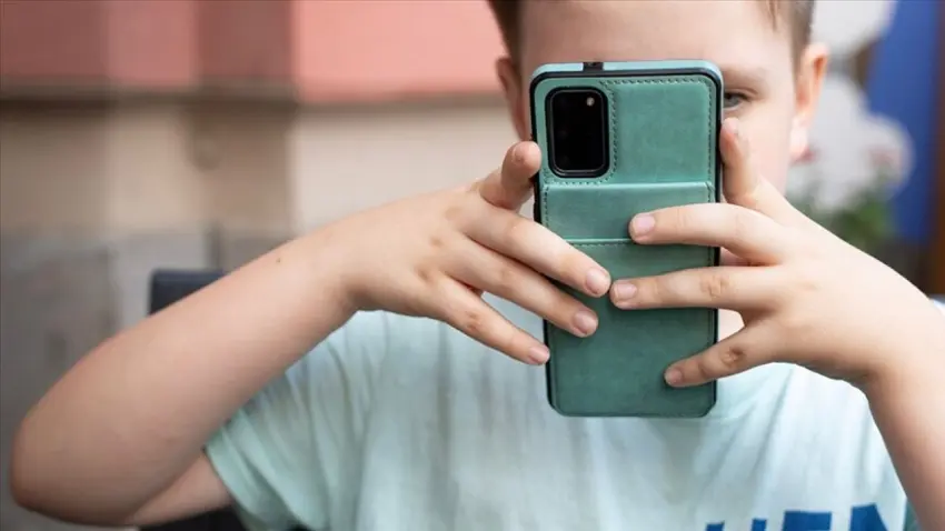 İlkokullara cep telefonu yasağı geliyor! haberinin görseli