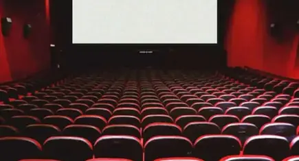 İzmir’de milyonlar sinema ve tiyatroya koştu