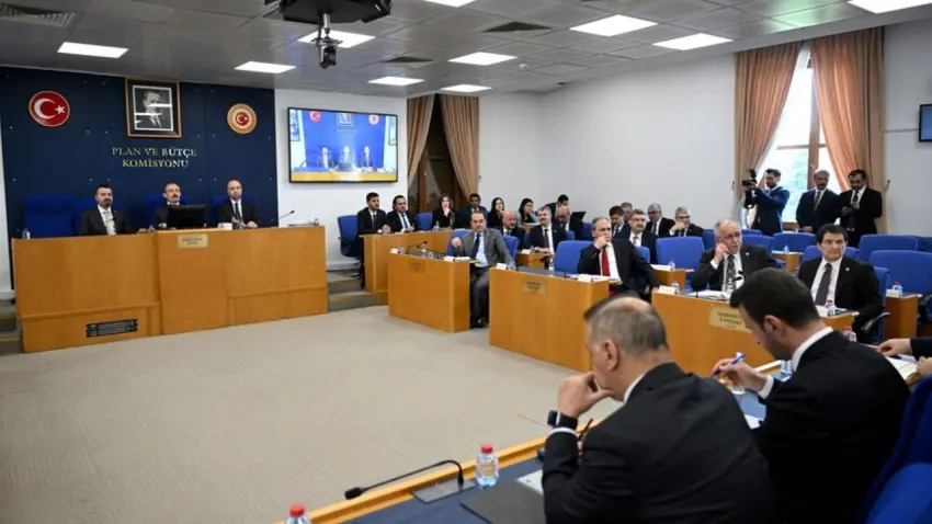 Emniyet Teşkilatı ve basına yönelik düzenlemeleri de içeren kanun teklifi, Plan ve Bütçe Komisyonundan geçti haberinin görseli