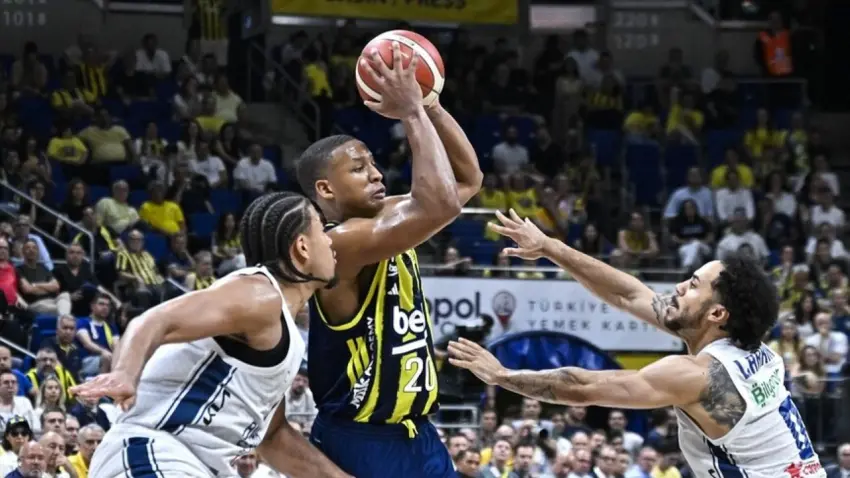 Fenerbahçe Beko, Anadolu Efes karşısında bir kez daha geri döndü: Seride durumu 2-0’a getirdi haberinin görseli