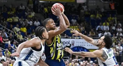 Fenerbahçe Beko, Anadolu Efes karşısında bir kez daha geri döndü: Seride durumu 2-0’a getirdi