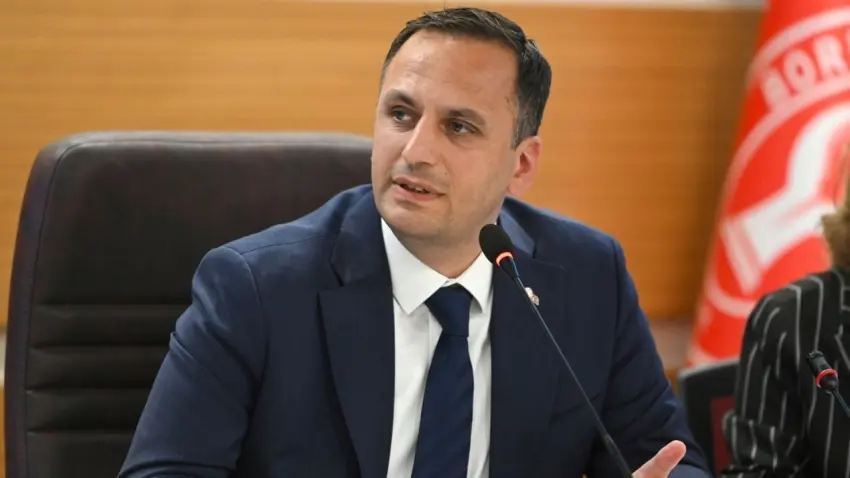&Ouml;mer Eşki