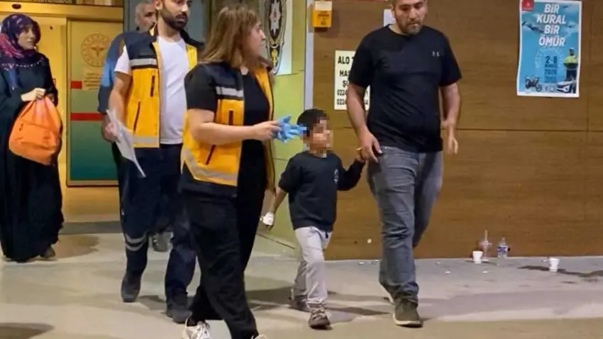 4 yaşındaki çocuk prize parmağını sokarak akıma kapıldı haberinin görseli