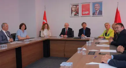CHP YDK'dan kritik karar: Özgür Özel dönemindeki ihraçlar iptal edildi