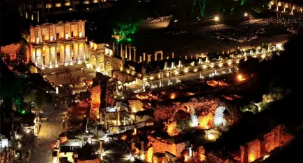 Efes Antik Kenti'nde gece müzeciliği başladı