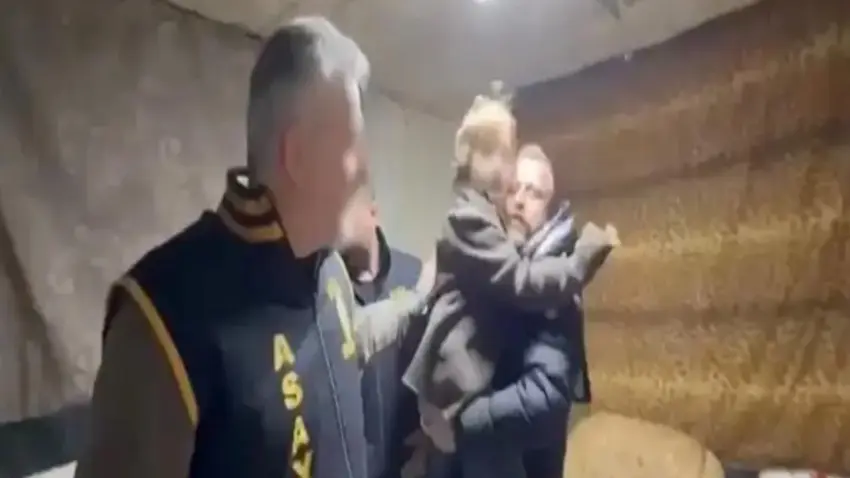 Kaçırılıp 7 yıl alıkoyulan çocuk davasında babaanne ve 5 akraba insan ticaretinden yargılanacak haberinin görseli