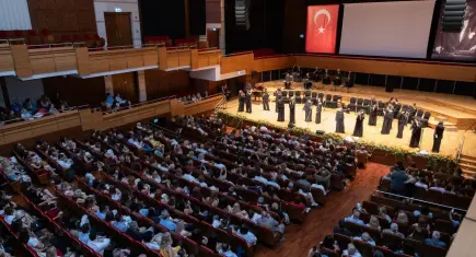 LİYAKAT Korosu’ndan eğitime destek konseri