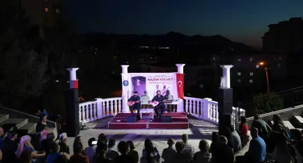 Nazım Hikmet'in Dizeleri Karabağlar’ da seslendirildi