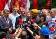 Özgür Özel, eylemdeki madencilerle buluştu