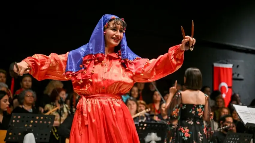 Bornova’da Halk Dansları coşkusu başladı haberinin görseli