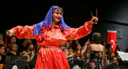 Bornova’da Halk Dansları coşkusu başladı