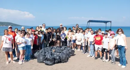 Dikili’de Dünya Çevre Günü’nde sahil temizliği seferberliği