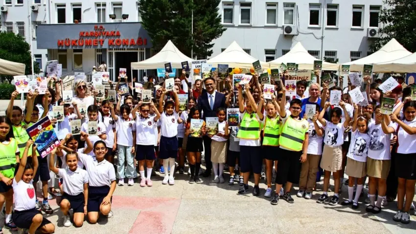 Karşıyaka’da Küçük Eller Güçlü Kalemler kitap fuarı açıldı haberinin görseli