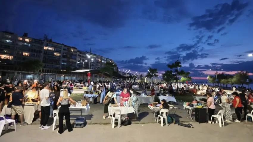 Konak’ta Gece Kermesi başladı haberinin görseli
