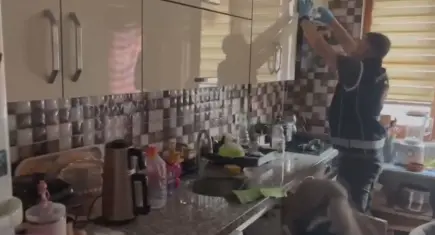 Sahte ikamet izni ve göçmen kaçakçılığı şebekesine darbe: 18 gözaltı