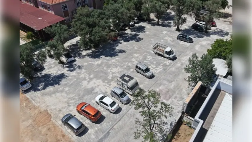 Başkan Çiçek talimat verdi, okul önü baştan sona değişti haberinin görseli