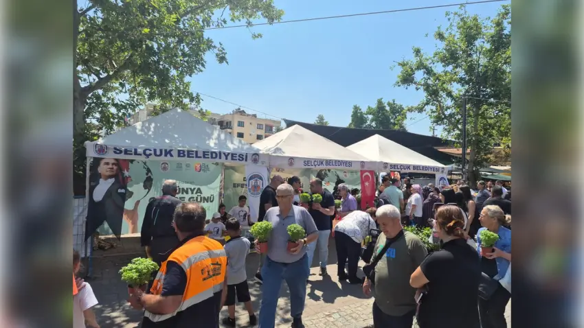 Efes Selçuk’ta Dünya Çevre Günü: Atığını Getir, Hediyeni Götür haberinin görseli