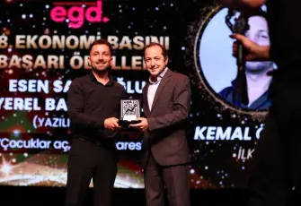 Ekonomi Gazetecileri Derneği’nden muhabirimiz Kemal Özkurt’a ödül