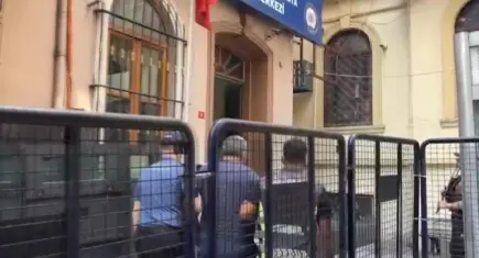 Karaköy’de taksicinin aldığı fahiş ücret ABD’li yayıncıya iade edildi: Taksici tutuklandı