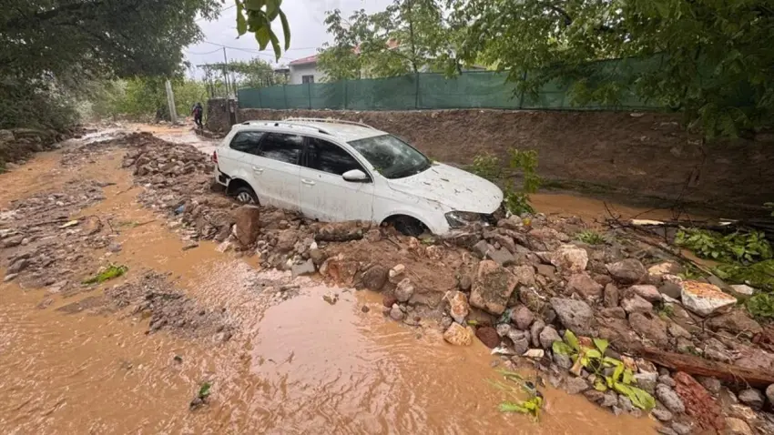 Niğde’de sağanak sele yol açtı: Ölü ve yaralılar var haberinin görseli