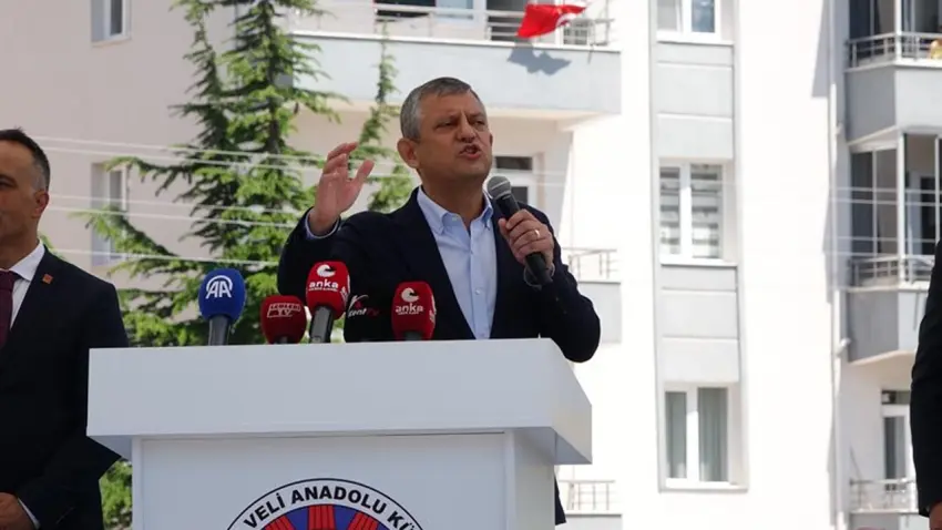 Özgür Özel: Gerekirse bu başı vereceğim ama onlara baş eğmeyeceğim haberinin görseli