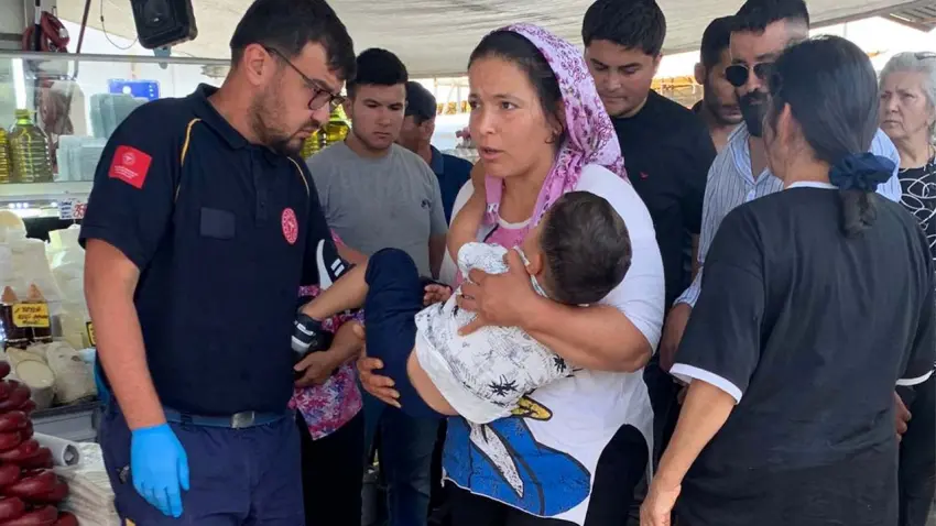 Pazarda maganda kurşunu: 4 yaşındaki çocuğa yorgun mermi isabet etti! haberinin görseli