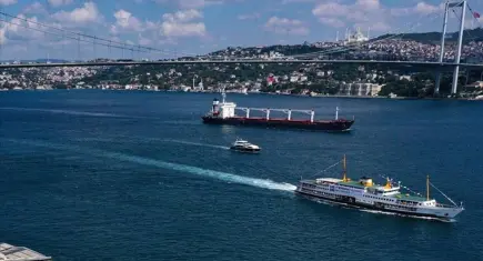 “Amiral Kupası” Boğaz trafiğini askıya aldı