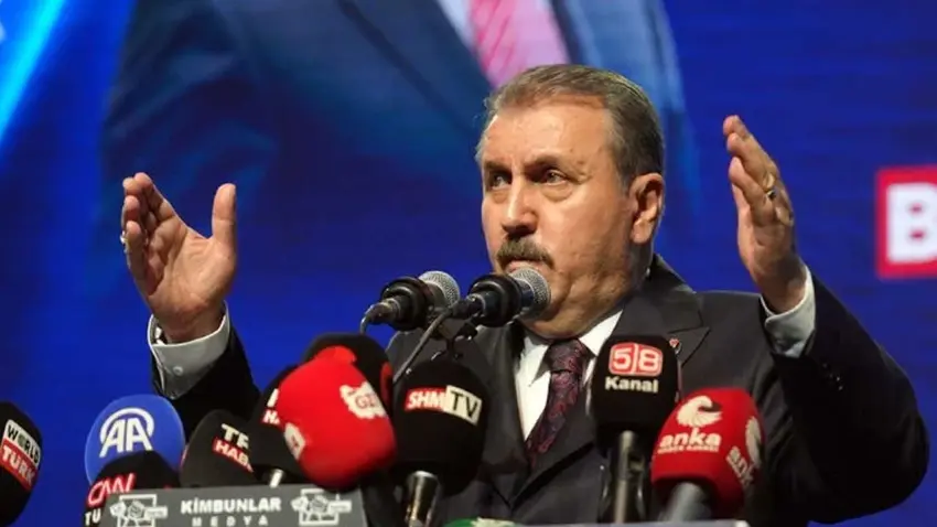 Büyük Birlik Partisi'nin genel başkanlığına yeniden Mustafa Destici seçildi haberinin görseli