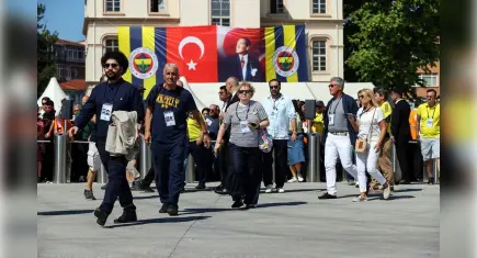 Fenerbahçe’de dev seçim başladı: Aziz Yıldırım ve Hakan Safi yarışıyor