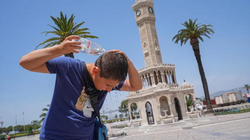 İzmir'de kavurucu yaz sıcakları başlıyor haberinin görseli