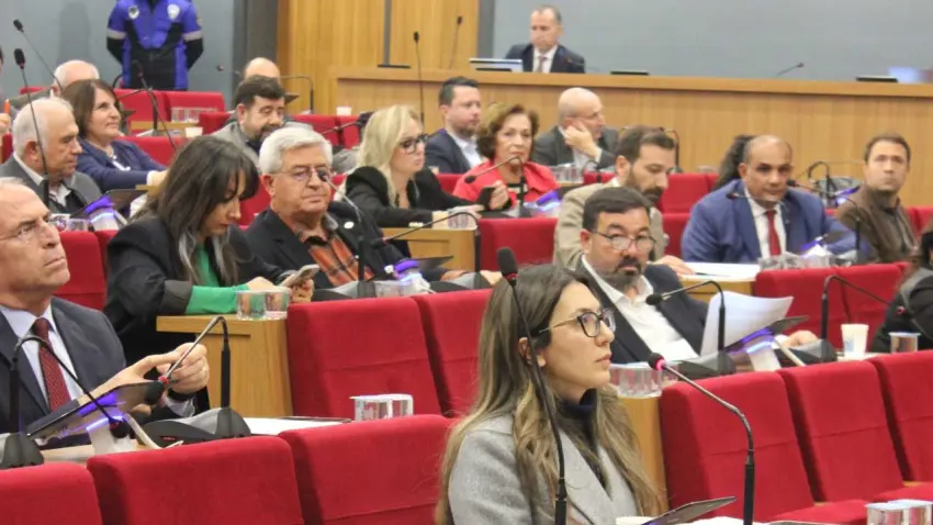Büyükşehir meclisinde dernek ile protokol gerginliği: AK Parti’den “10 katını yaparız” çıkışı haberinin görseli