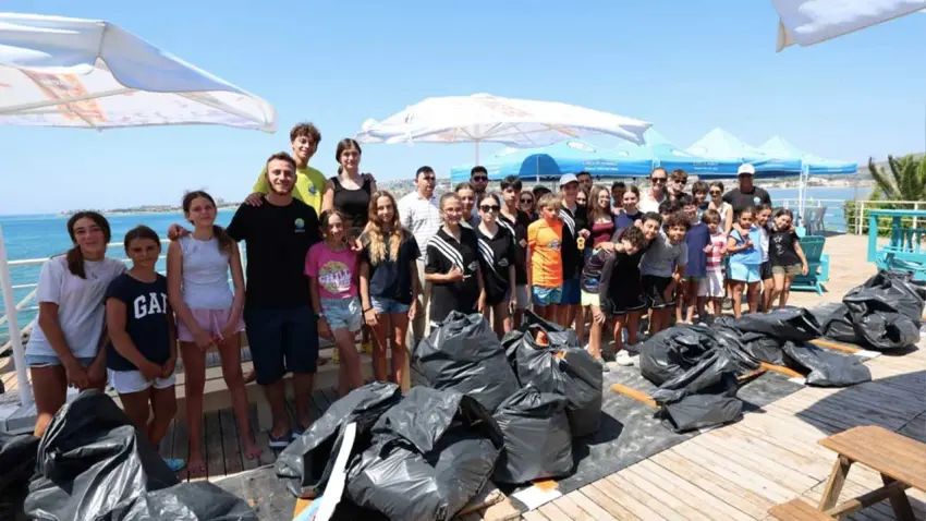 Çeşme’de aynı gün iki ayrı noktada çevre seferberliği haberinin görseli