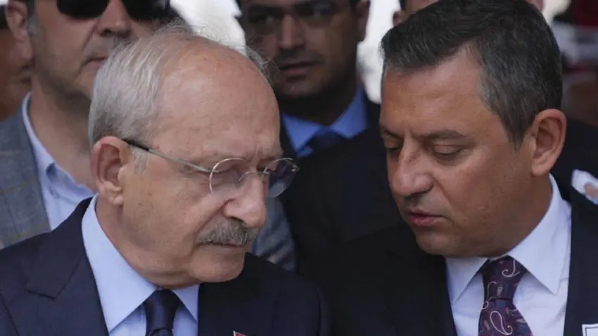 CHP’de grup toplantısı öncesi ‘Kürsüde kim olacak?’ tartışması haberinin görseli