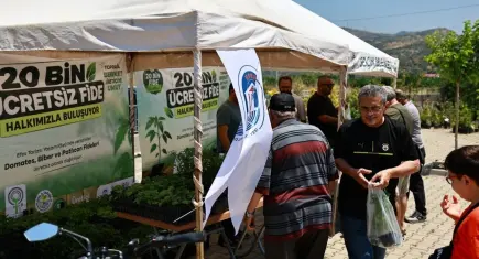 Efes Tarlası Yaşam Köyü’nde Üretici Pazarı ilgi görüyor