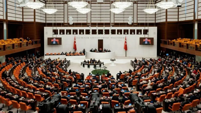 Eğitim-İş'ten torba yasa tepkisi: Açık bir karşı-devrimci hesaplaşmadır haberinin görseli