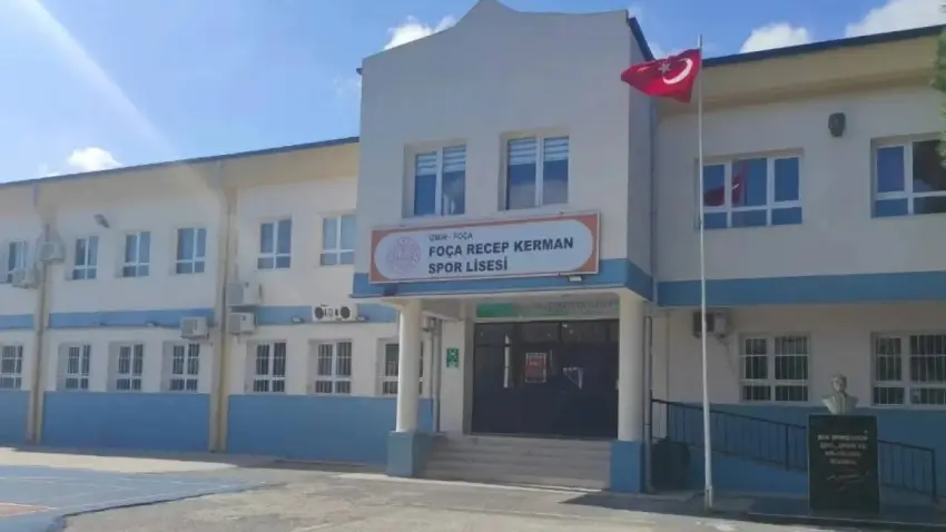Foça Recep Kerman Spor Lisesi'nin kapatılmasına tepki: 179 öğrenci mağdur edilecek haberinin görseli