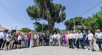 Foça Yeniköy’e Atatürk heykeli kazandırıldı