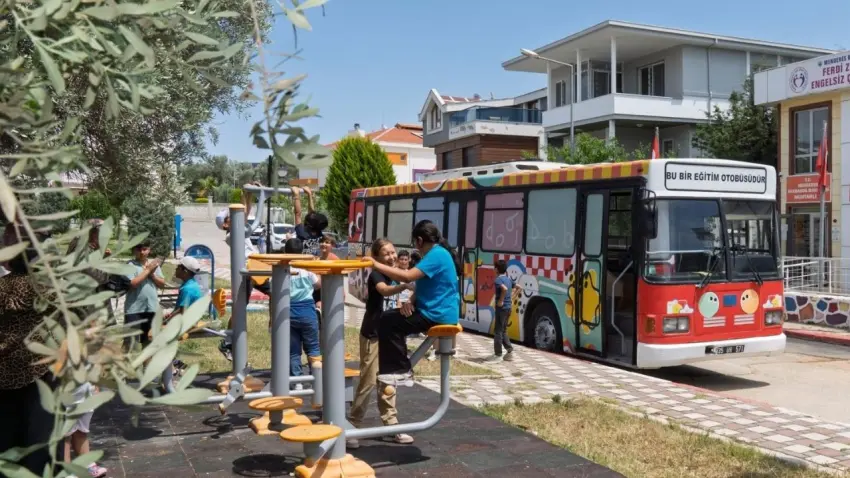 Hurda otobüs çocuklara çevre bilinci taşıyor haberinin görseli