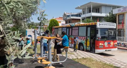 Hurda otobüs çocuklara çevre bilinci taşıyor