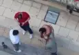 Husumetlisi sandığı 2 kişiyi bıçakladı, müdahale etmeye çalışanların saldırısına uğradı