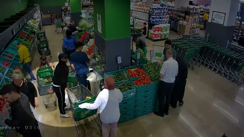 Markette altın ve döviz dolu çantayı çalan çift tutuklandı haberinin görseli
